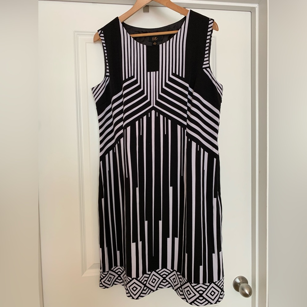 ILE bold geometric strip black & white dress, size 14